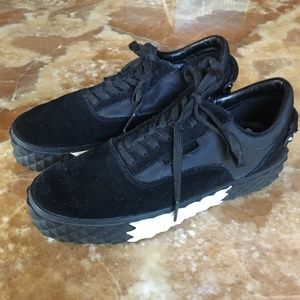 Kendall + Kylie Reign Platform Sneaker Black Suede